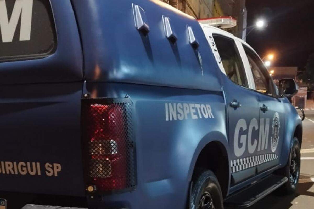 Inspetor Operacional Juliano e GCM Polizel localizaram o indivíduo após denúncia anônima em condomínio residencial