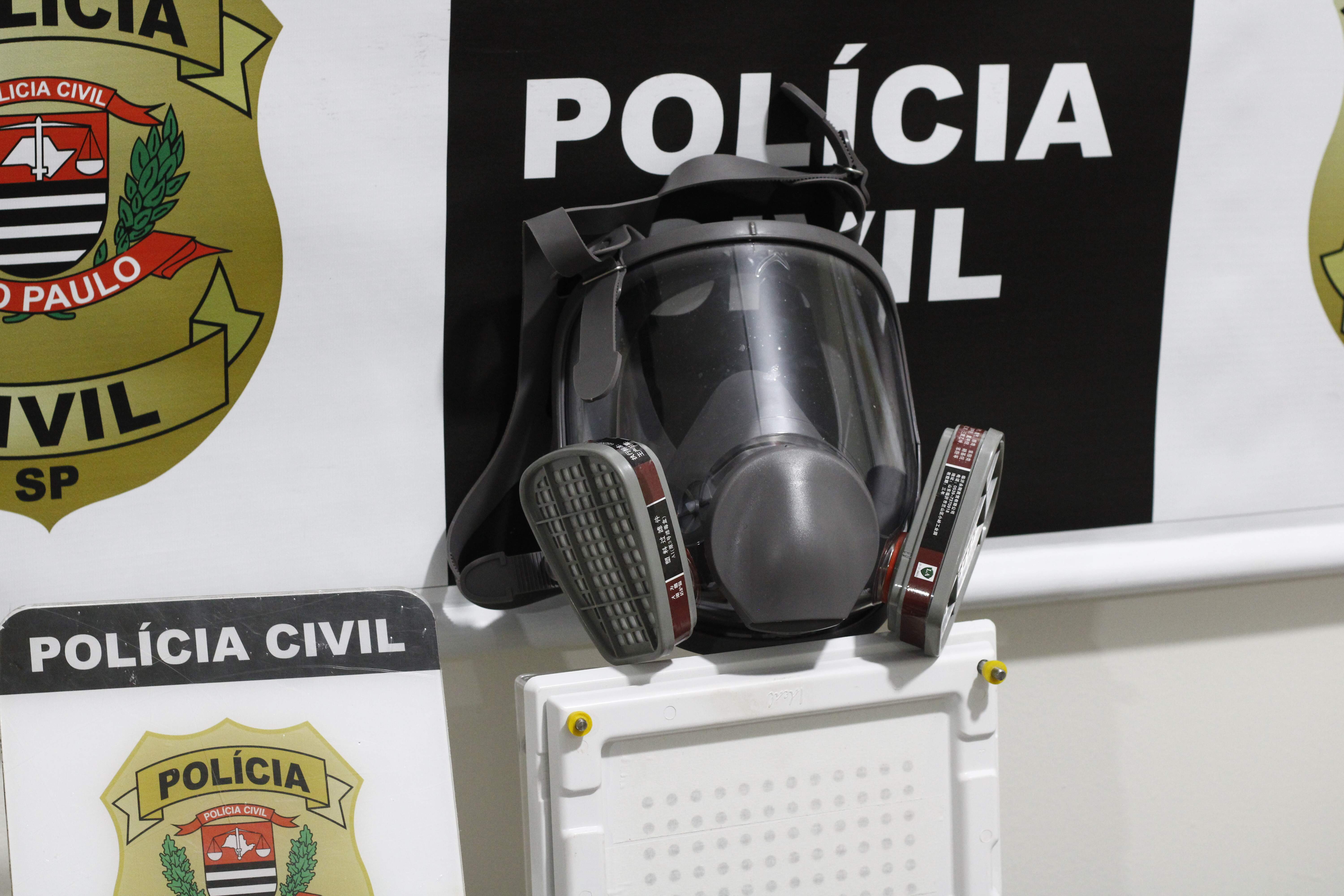 Homem contava com todo o aparato para produzir as substâncias (Foto: Guilherme Matos)