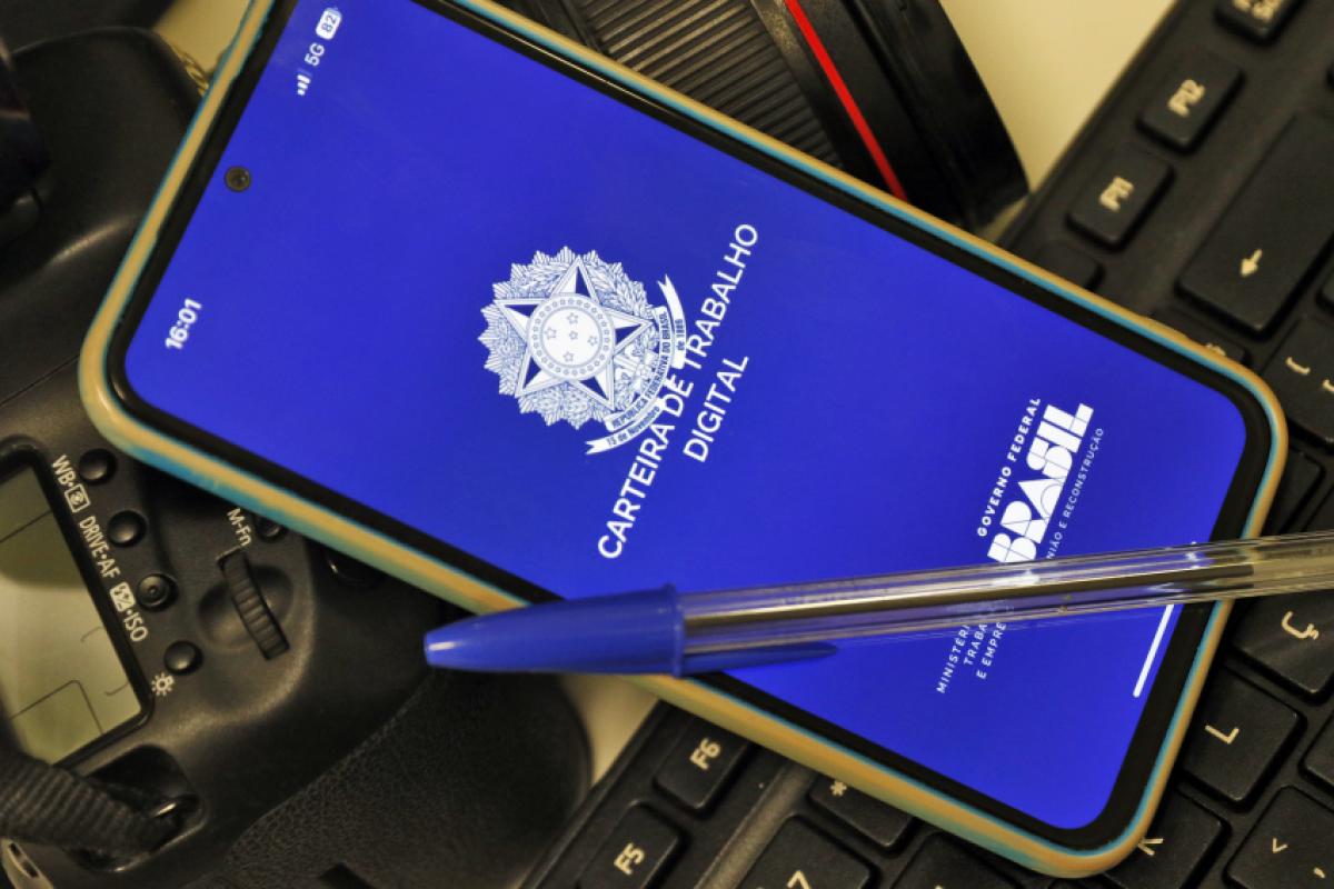 As oportunidades abrangem as áreas de indústria, comércio e serviços, com posições para diferentes níveis de qualificação, além de vagas de estágio e exclusiva