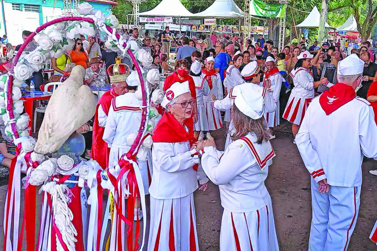 199ª Festa do Divino de Piracicaba é um dos principais eventos do final de semana.