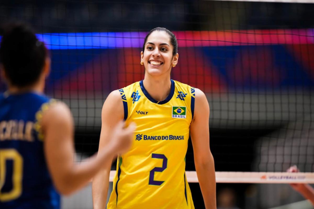 Diana é vice-campeã da VNL com a Seleção Brasileira