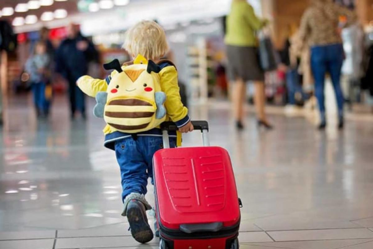 Criança em aeroporto: pais ou responsáveis podem pedir a autorização
