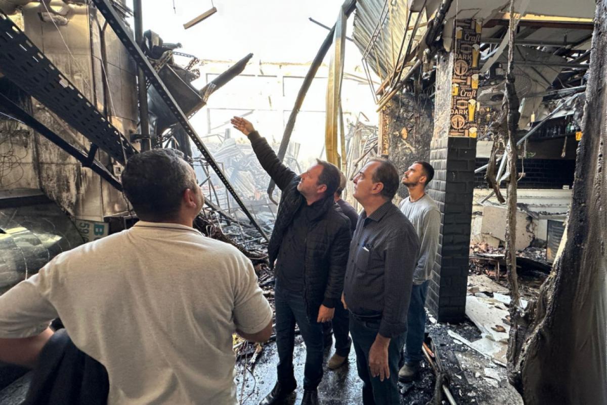 Prefeito Helinho Zanatta e secretários municipais estiveram no local na manhã de hoje.