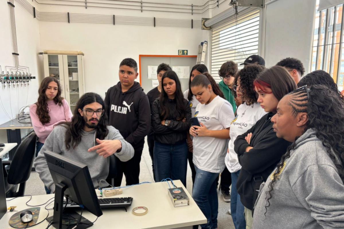 A atividade na Universidade Federal do ABC foi realizada em colaboração com a organização Brazil Flying Labs