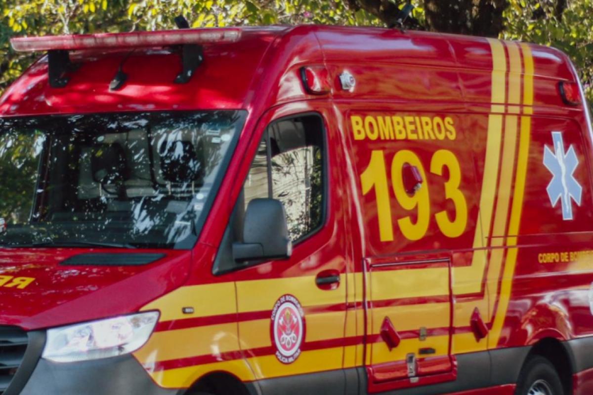 Equipes de resgate do Corpo de Bombeiros foram acionadas para o socorro.