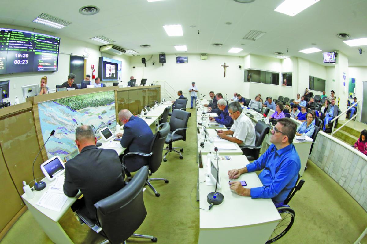 Projeto foi aprovado com 11 votos favoráveis e nenhum contra; 11 vereadores estavam ausentes