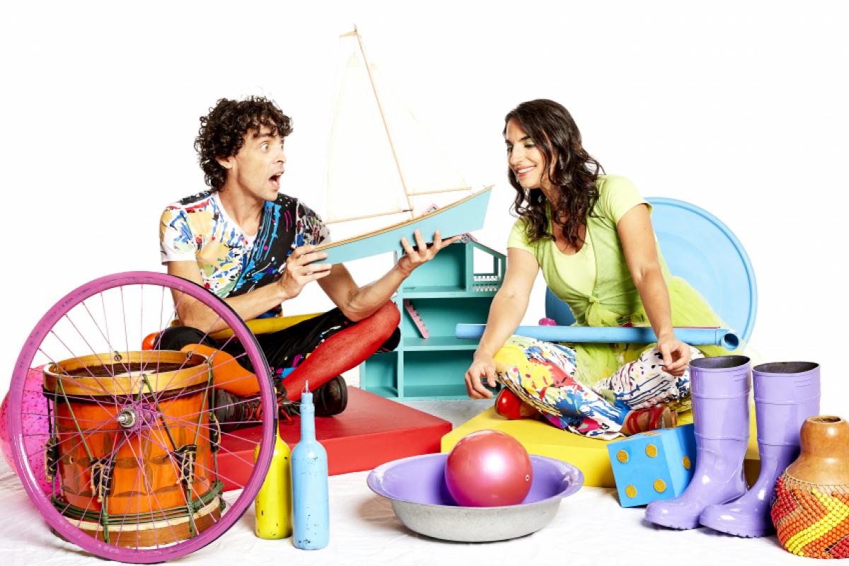 Em cena, o Duo Badulaque parte de ritmos como samba, coco, funk e rock