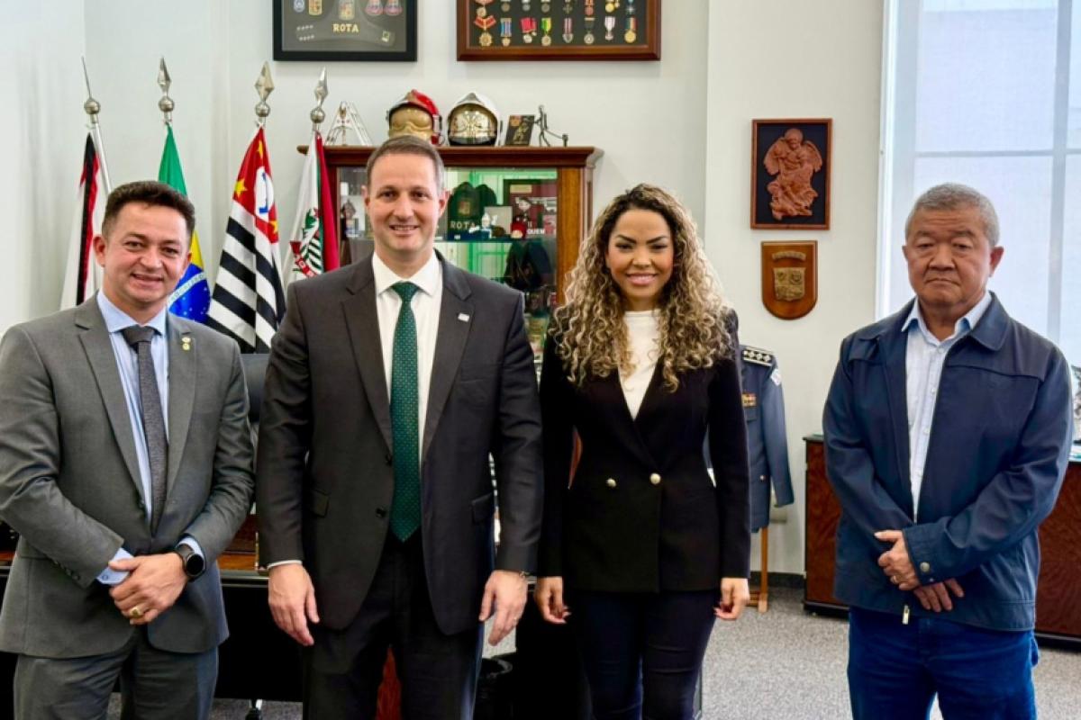 A prefeita Suéllen Rosim (PSD) participou de reunião com o secretário de Estado de Segurança Pública, Guilherme Derrite, nesta terça (26), em São Paulo