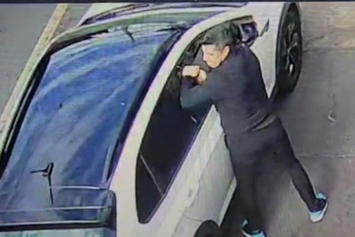 O criminoso ousado agiu em plena luz do dia na rua Campos Salles.