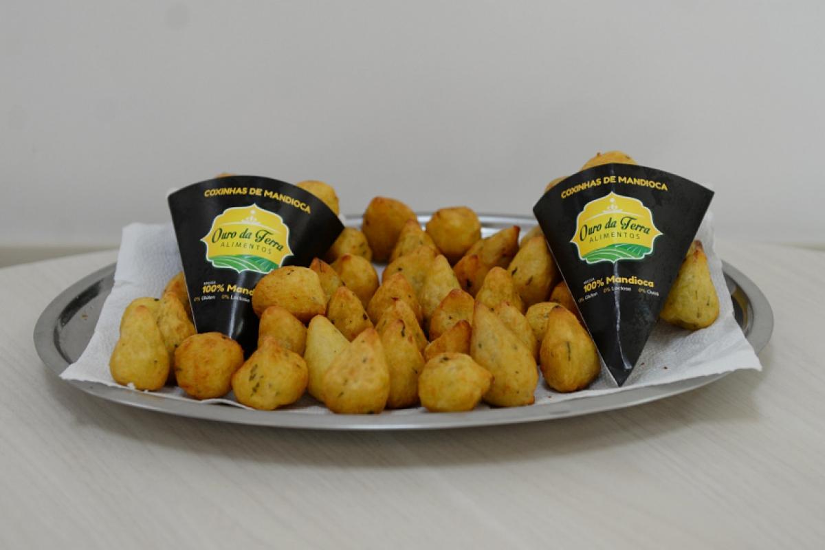 Delícias com mandioca no cardápio: escondidinho, coxinha, bolo, sorvete, brigadeiro e muito mais para saborear.