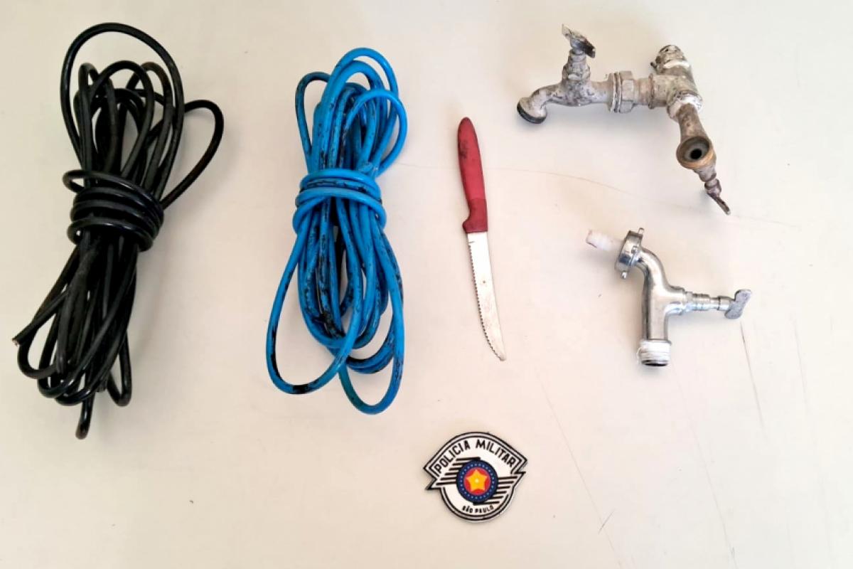 Os materiais apreendidos foram apresentados no Plantão Policial.