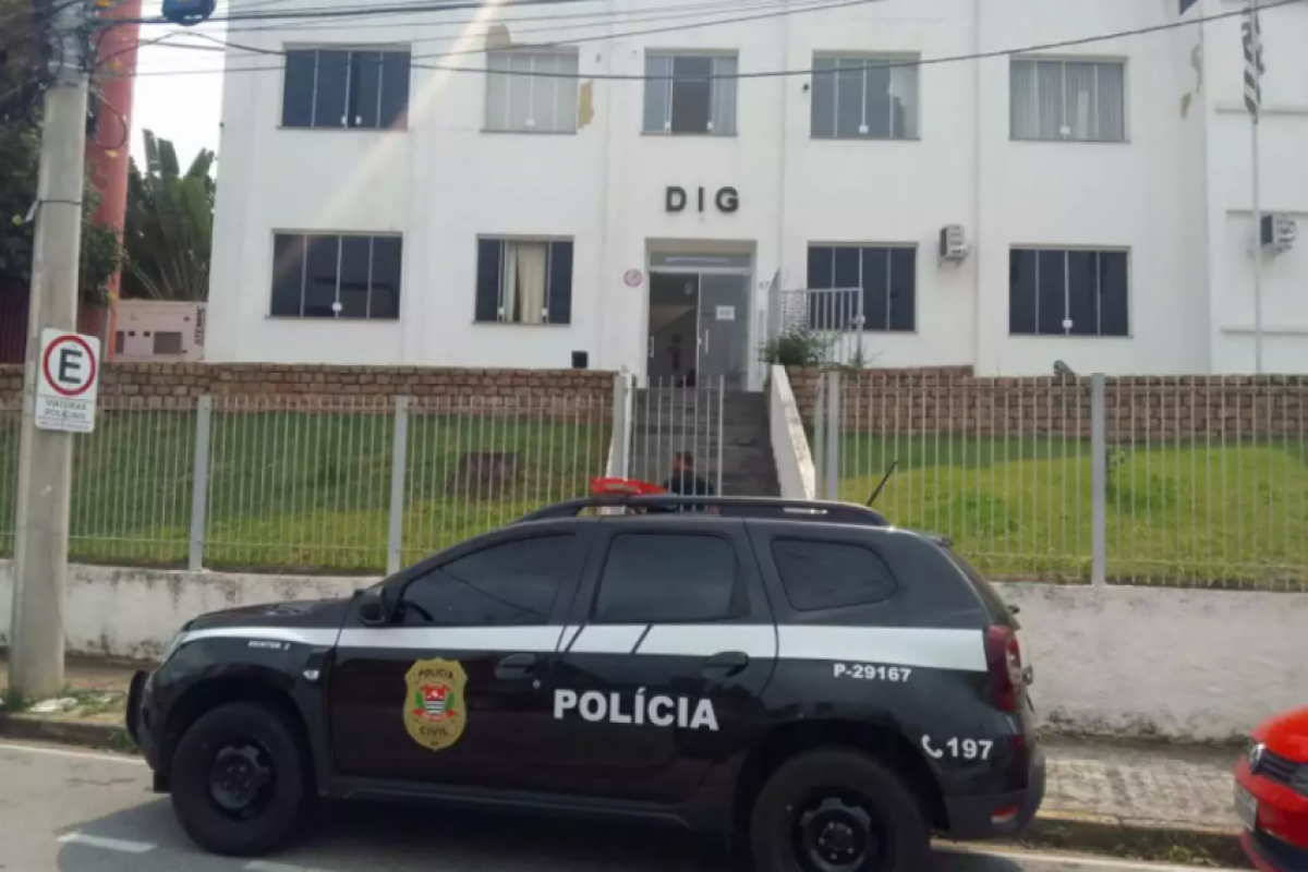 A Delegacia de Investigações Gerais está cuidando do caso e pede ajuda para que o indivíduo seja identificado