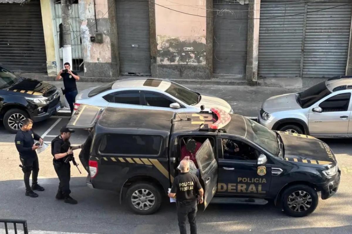 Agentes atuam para cumprir mandados de busca, apreensão e prisão em empresas do setor de combustíveis e do mercado financeiro 