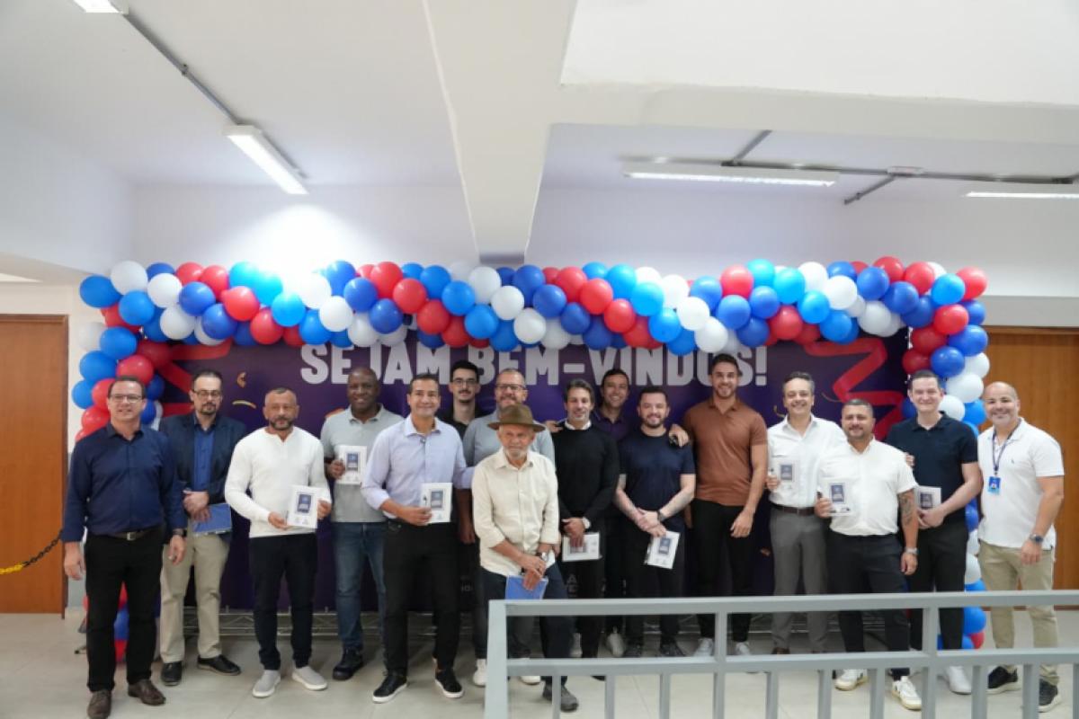 Os primeiros estudantes do Campus receberam as boas-vindas do prefeito Kauan, do vice-prefeito e secretário de Educação, Régis de Souza