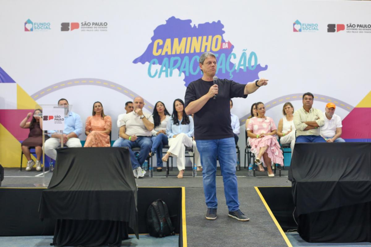 Governador Tarcísio de Freitas discursou em evento em Pirajuí