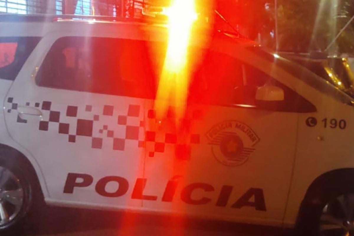 O suspeito foi preso por policiais militares do 49º Batalhão