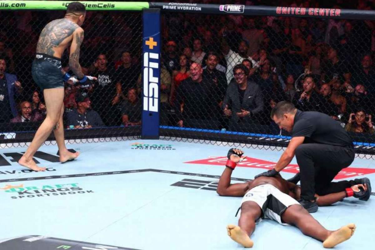 Carlos Prates nocauteou Geoff Neal com cotovelada giratória no UFC 319
