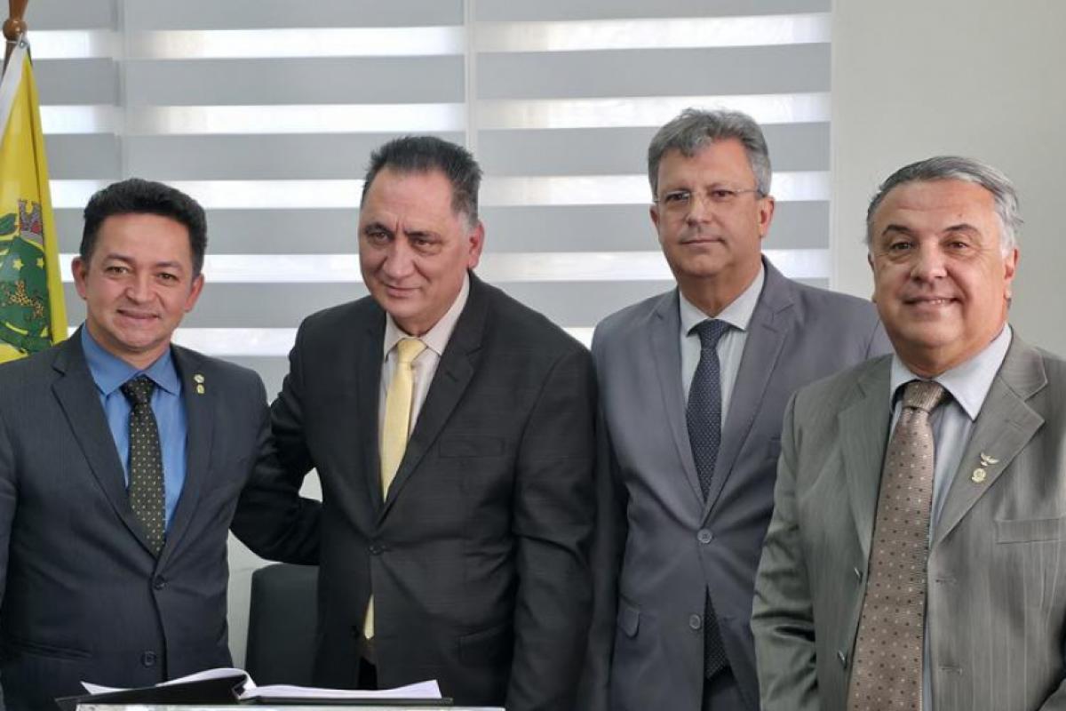 Cabo Helinho, Roberval Sakai, Dário Dudário e Milton Sardin