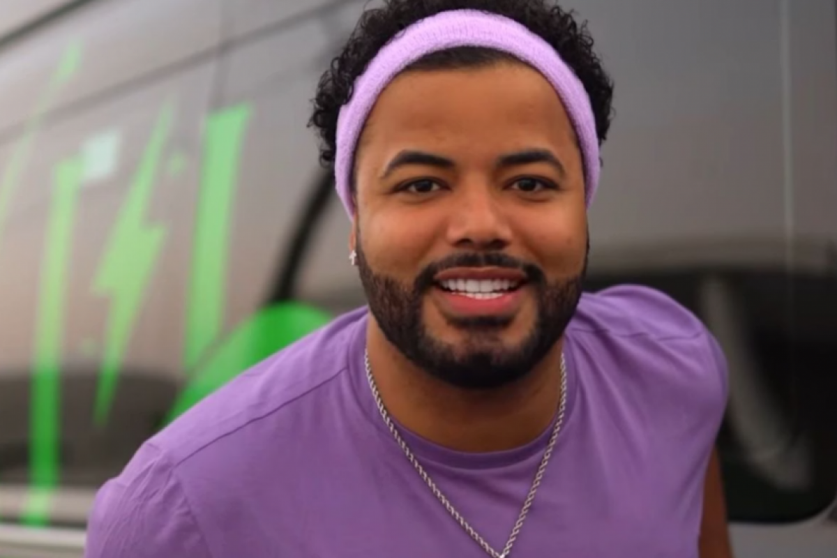 Ausência do influenciador pode gerar mandado de prisão preventiva.