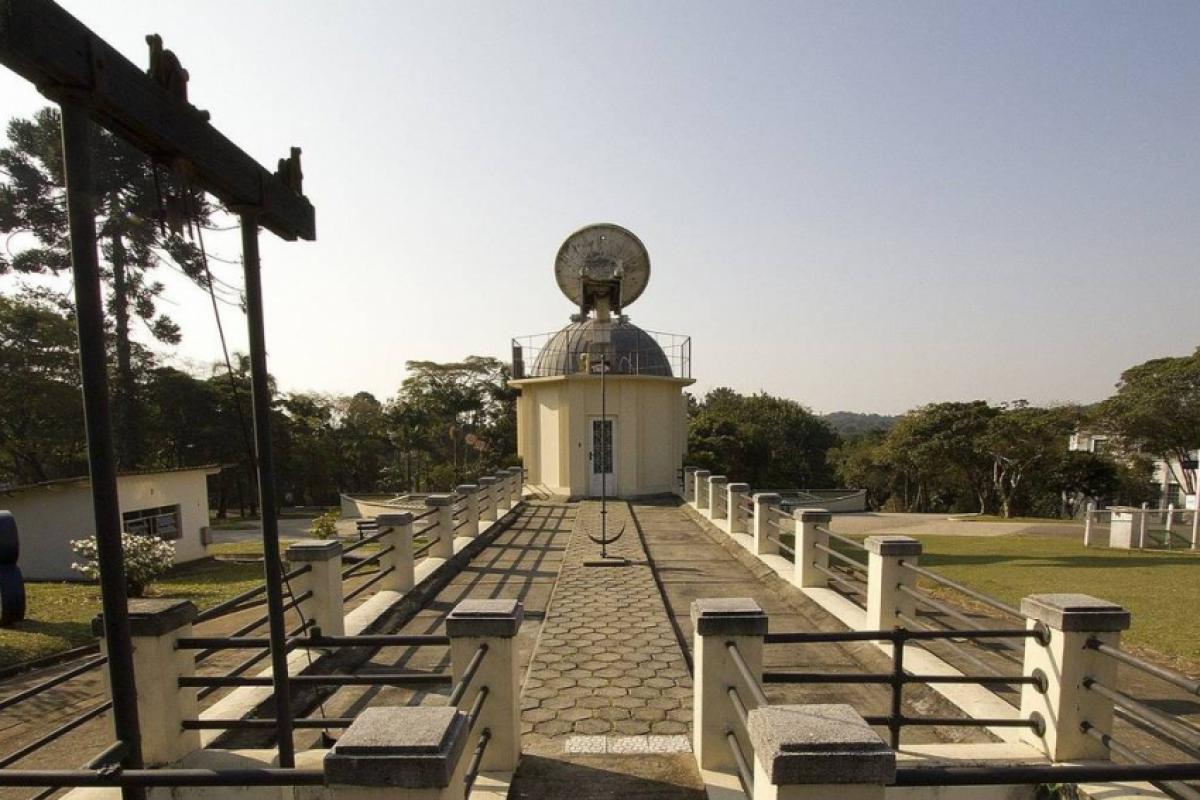 A atividade, que conta com telescópios e estações científicas, é voltada para todas as idades e promete encantar especialmente as crianças