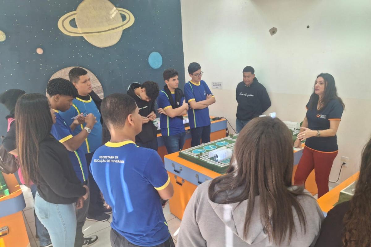 Alunos da Escola Estadual ‘Professora Rosa de Lima’, de Ituverava, conhecendo o Museu Interativo de Ciências de Franca