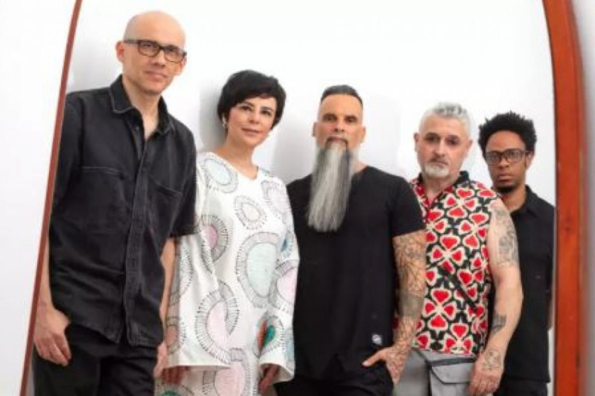 John Ulhoa, Fernanda Takai, Xande Tamietti, Ricardo Koctus e Richard Neves