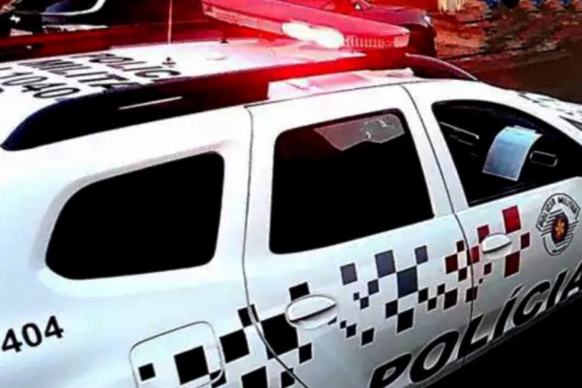 A Polícia Militar foi acionada e encontrou o autor das facadas na residência, no Algodoal.