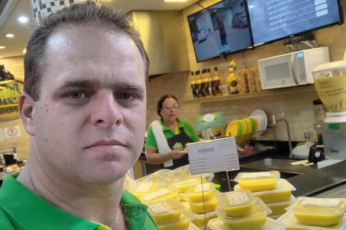 Valdemir em sua loja de pamonhas: até os ‘gringos’ curtem seu sabor