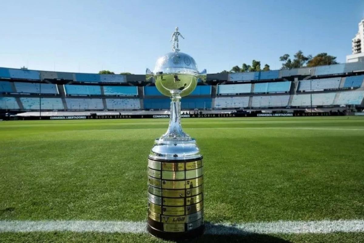 Além do já classificado São Paulo, estão na disputa, ainda nas oitavas, os brasileiros Flamengo, Internacional, Botafogo e Palmeiras.