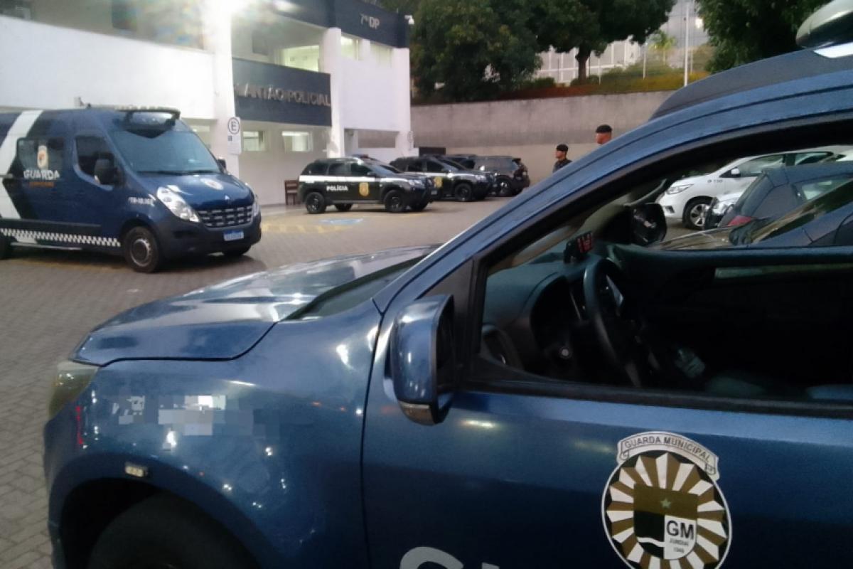 Os GMs conseguiram alcançar o suspeito e o prenderam
