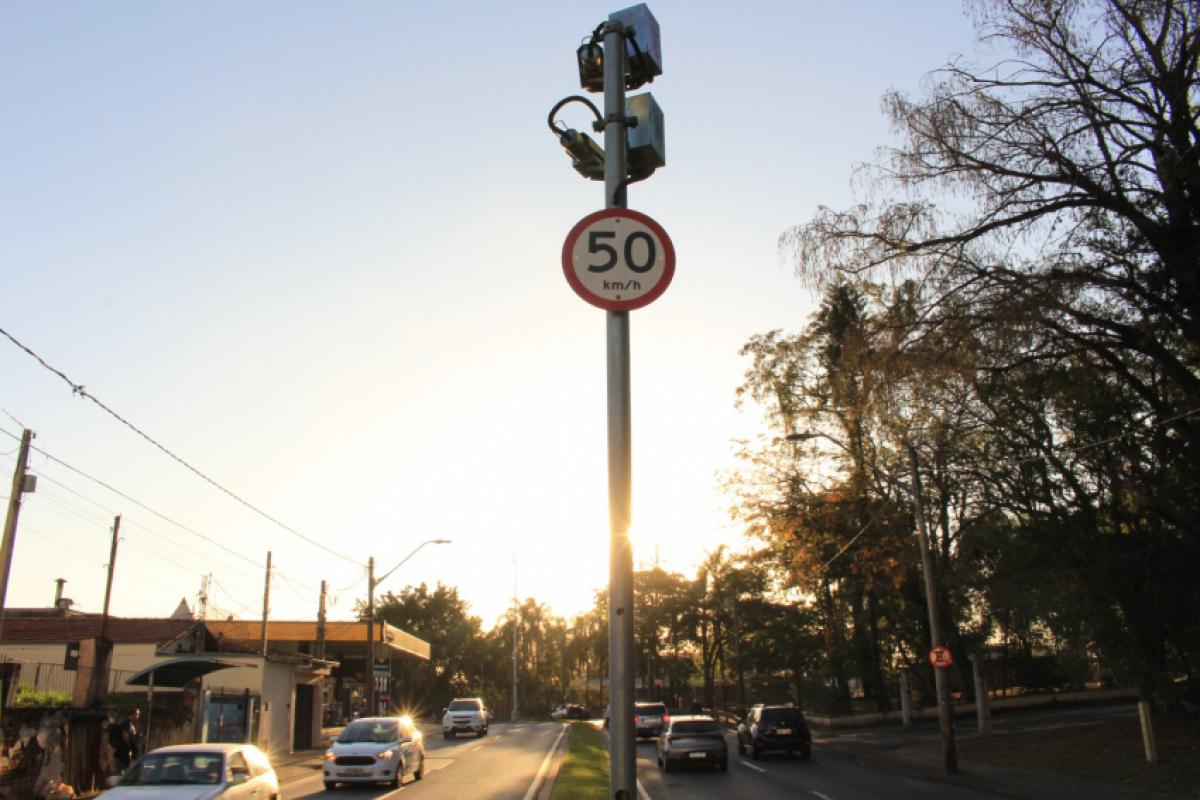 A suspensão foi motivada por representações apresentadas por uma empresa e três cidadãos