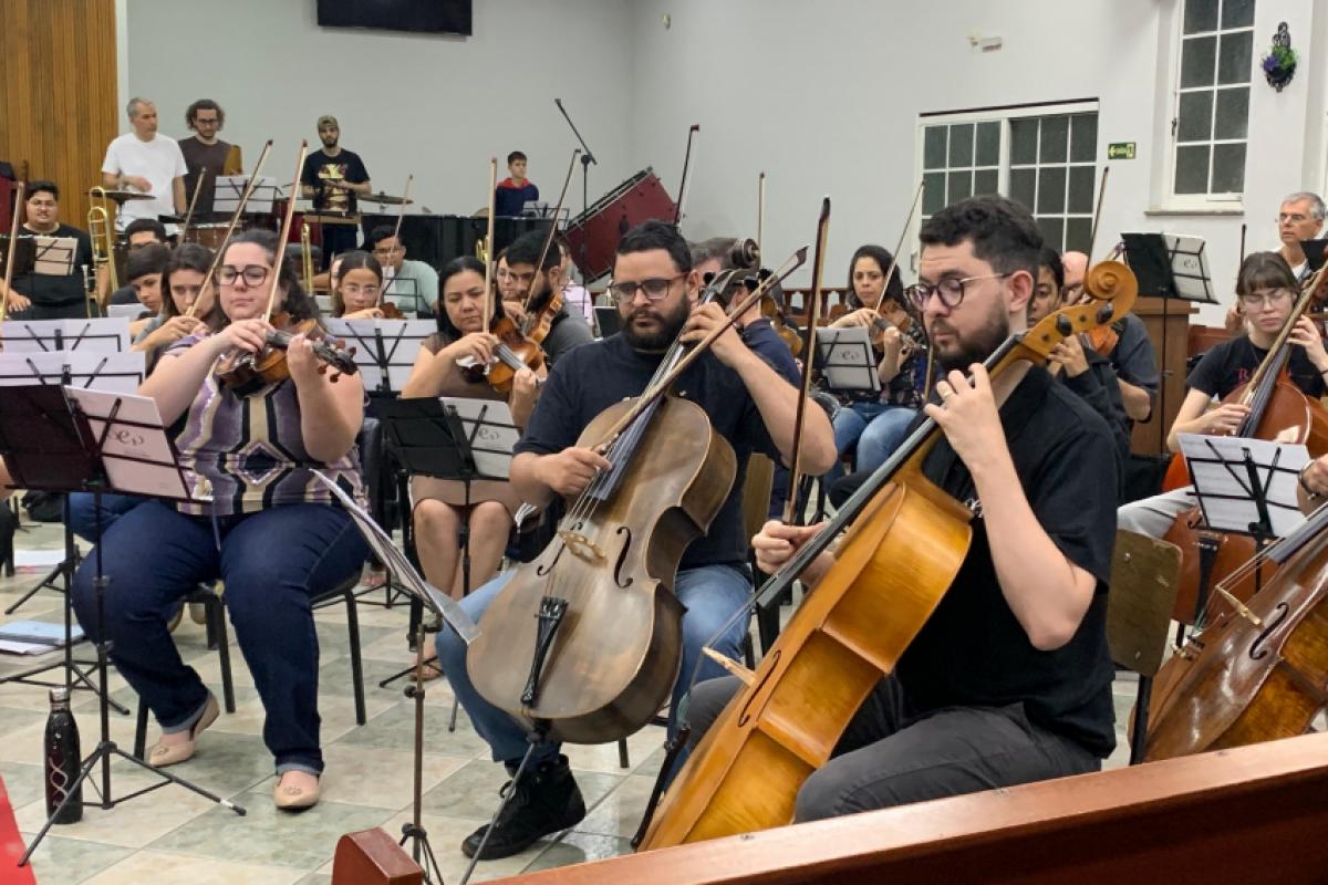 Integrantes da OEP contam como a música transformou suas vidas e se preparam para a celebração dos 10 anos da Orquestra.