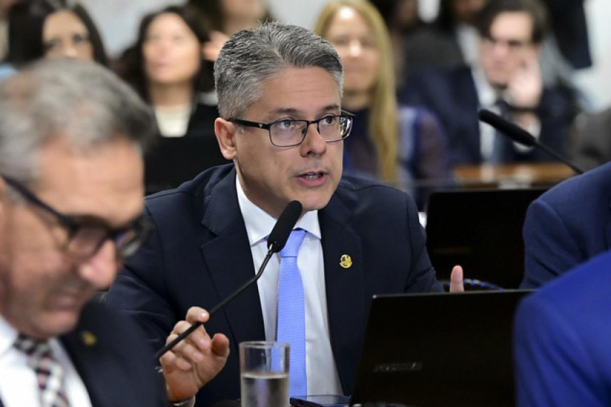 O senador Alessandro Vieira (MDB-SE) será o relator da PEC da Blindagem 