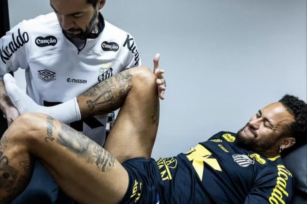 Neymar se recupera de uma lesão de grau 2 na coxa direita