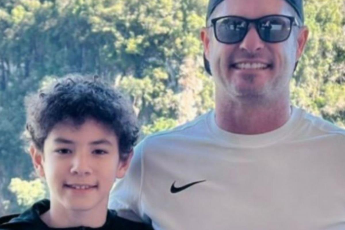 Obcecado por ETs e OVNIs, pai some junto com o filho