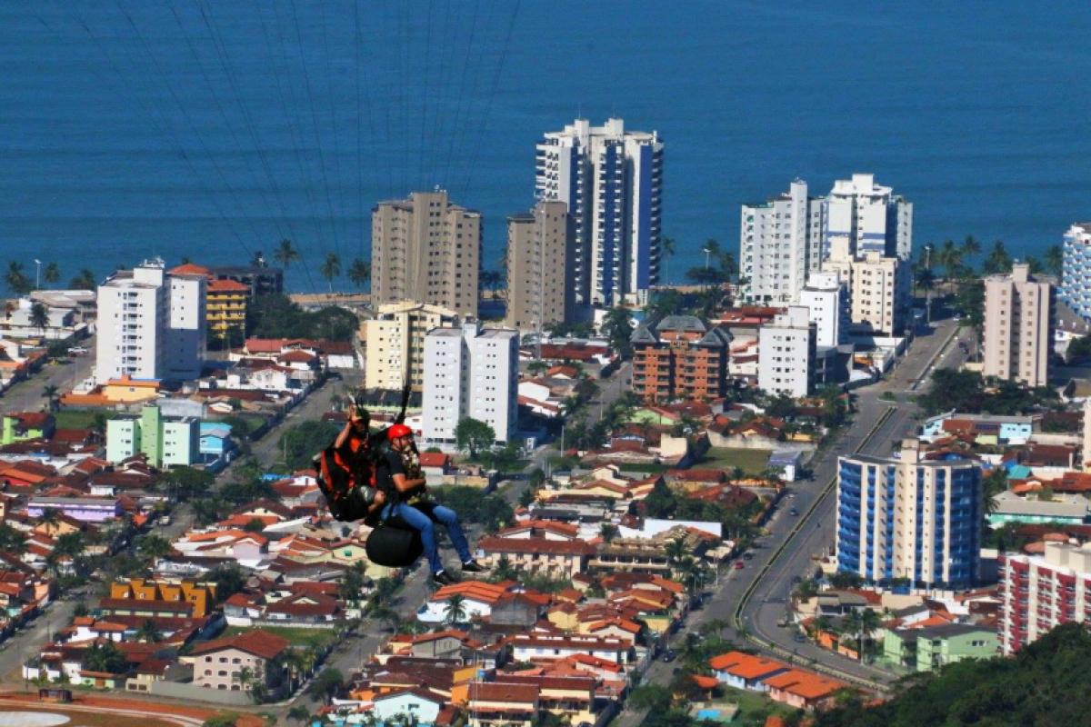 A temperatura mínima ainda deve ficar em torno dos 11°C.