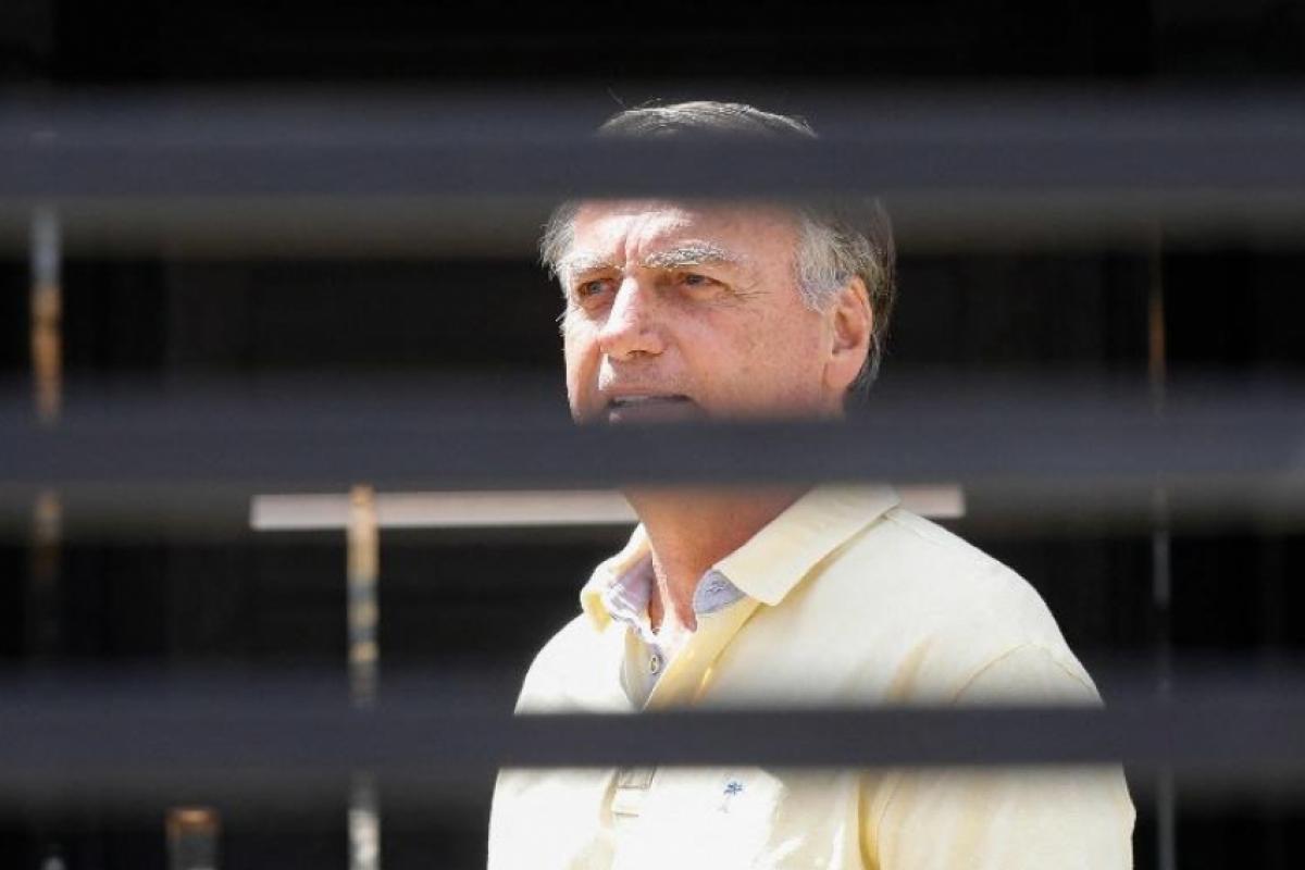 Pela primeira vez na história do país, um ex-chefe do Executivo é responsabilizado criminalmente por atentar contra a democracia