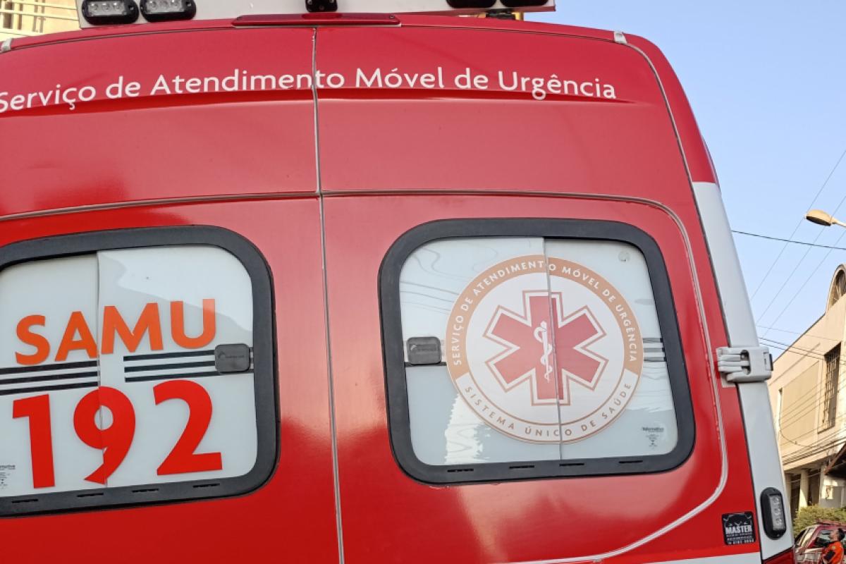 Desconhecidos atacaram sem motivo, a equipe do SAMU e os frentistas, no estabelecimento. 