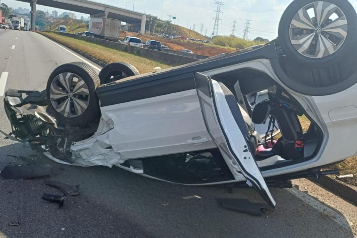 Cadeirinha no banco de trás do veículo