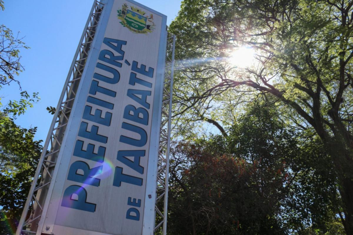 Segundo proposta do prefeito, servidores com jornada de até 30h semanais poderão trabalhar mais e receber adicional