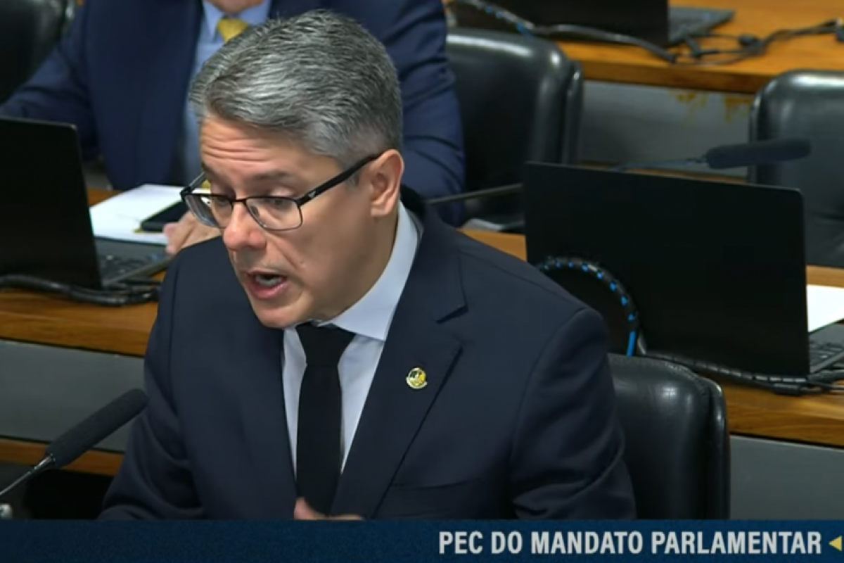 'É um absurdo injustificável, que vamos derrotar no Senado”, afirmou o relator Alessandro Vieira (MDB-SE).