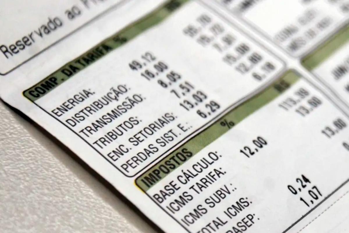 Aneel anuncia redução na cobrança extra; em setembro vigorava a vermelha 2