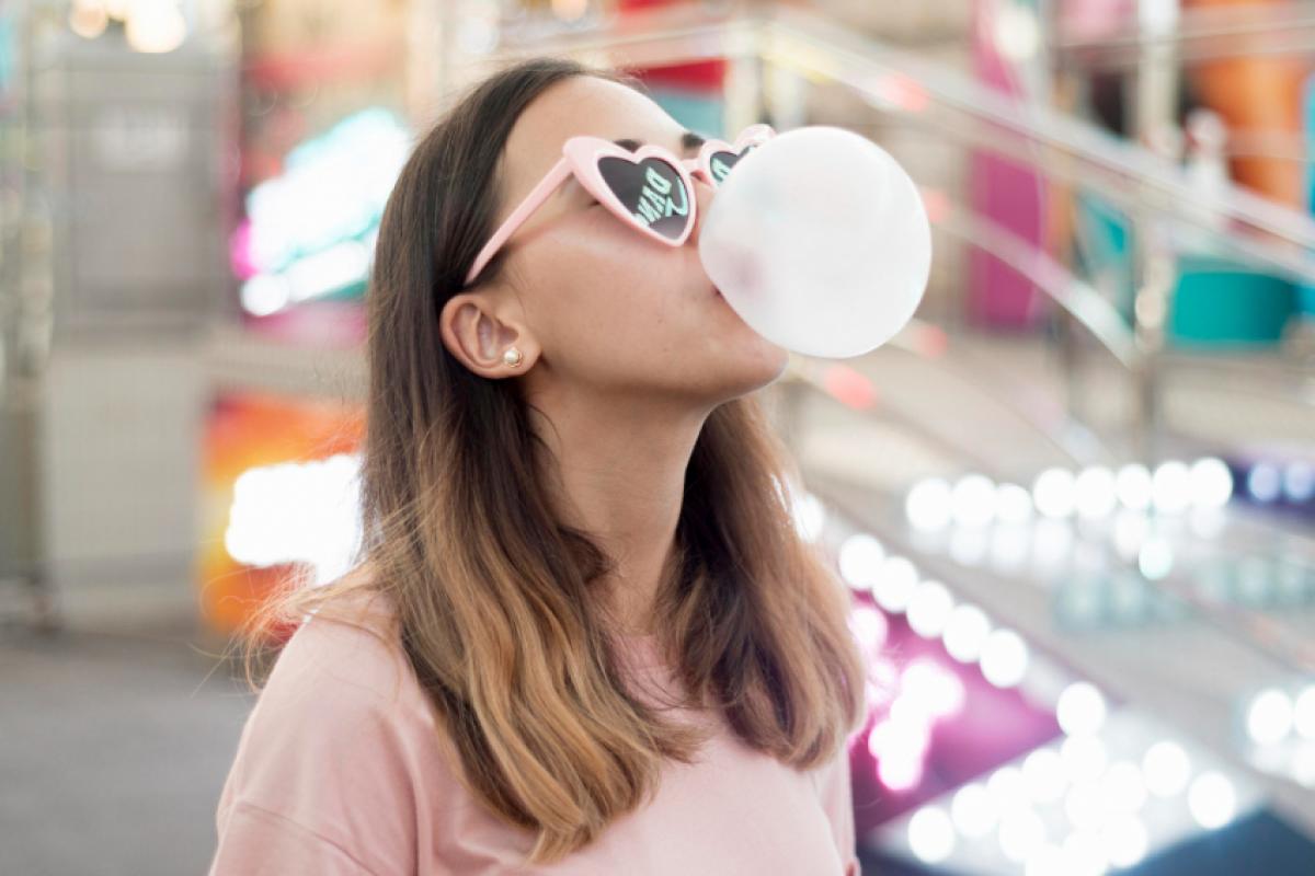 Efeitos são diferentes de acordo com o tipo de goma de mascar, como as que contém açúcares ou adoçantes