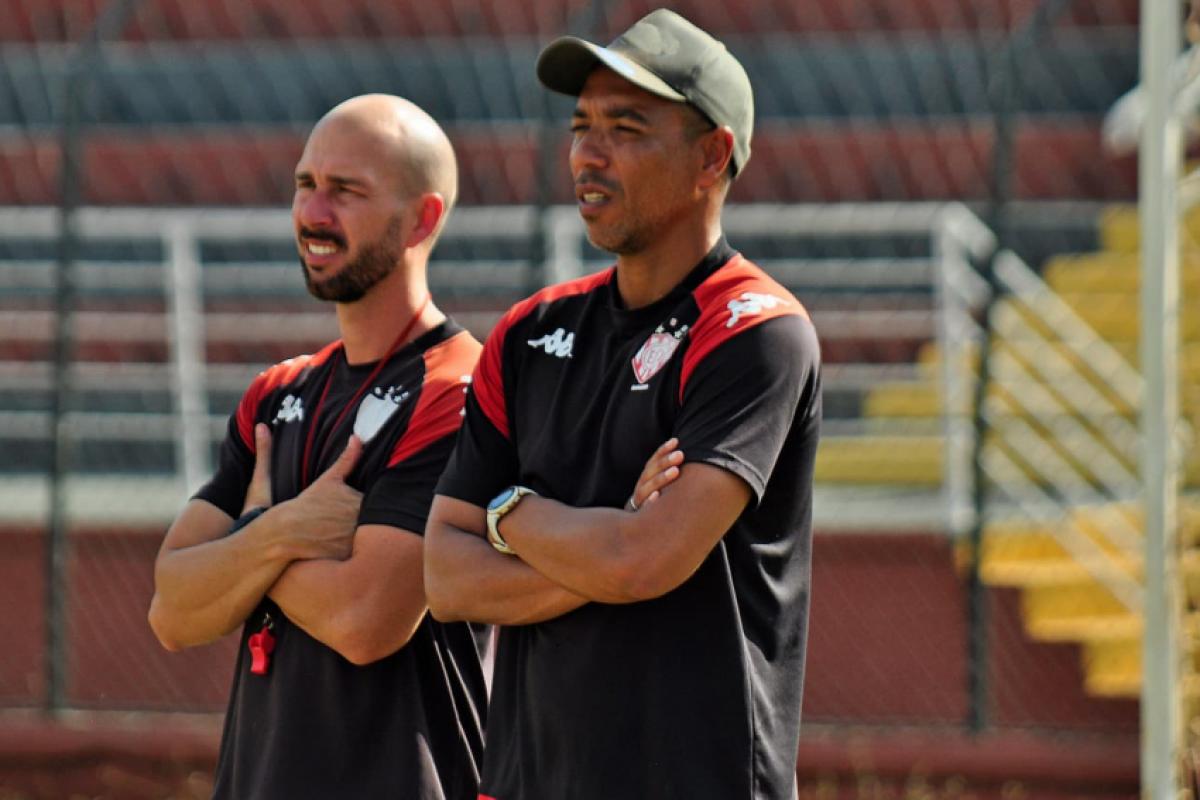 O preparador físico Rafael Oliveira e o técnico Marcelo Santos
