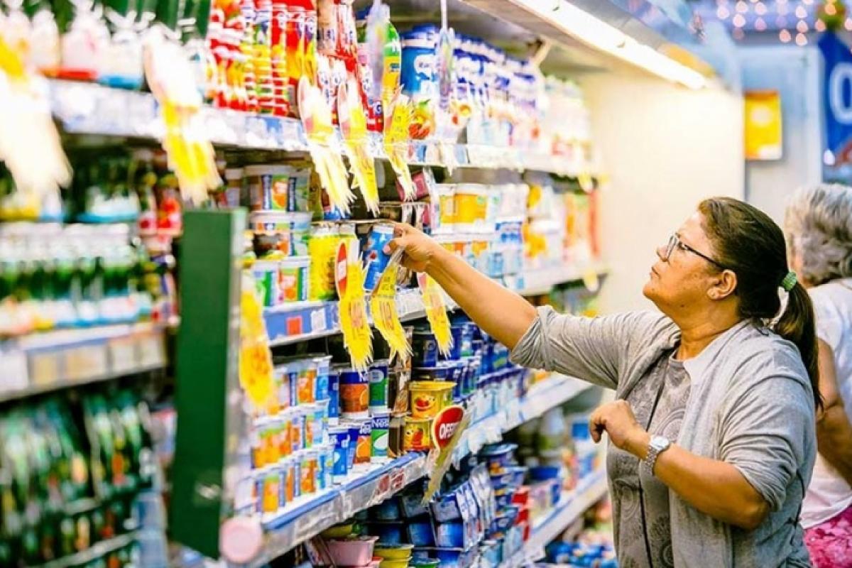 O governo avalia que as taxas atualmente cobradas dificultam a aceitação dos vales por parte de restaurantes, supermercados e demais estabelecimentos