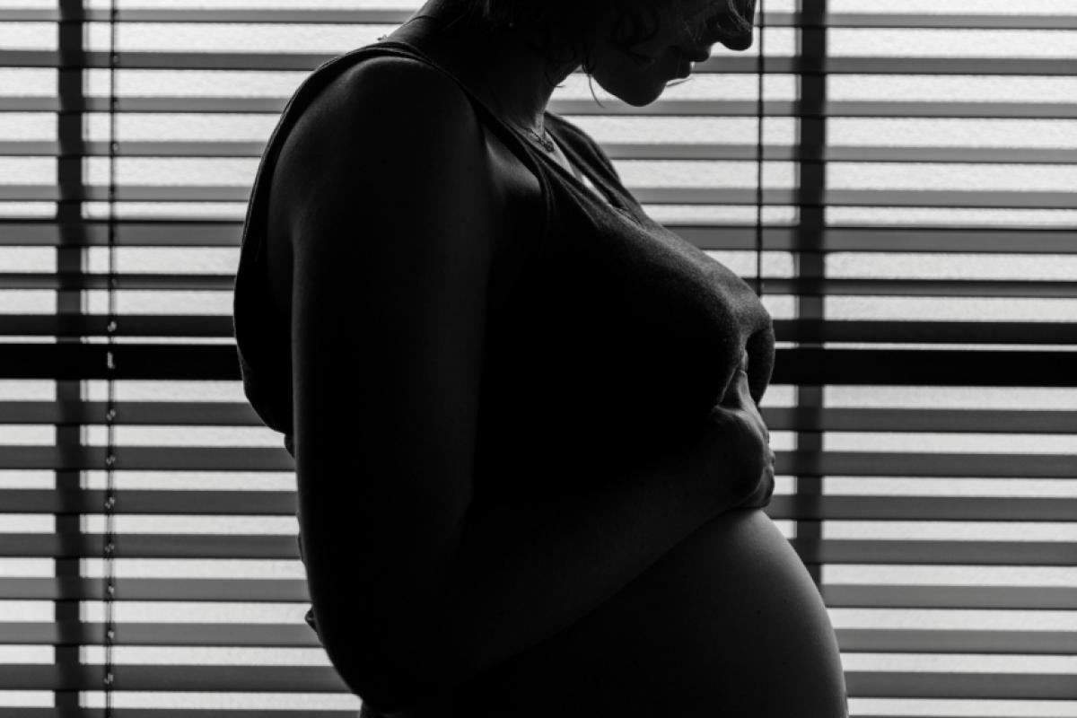 A mulher foi ameaçada de morte pelo ex, dentro do próprio barraco. 