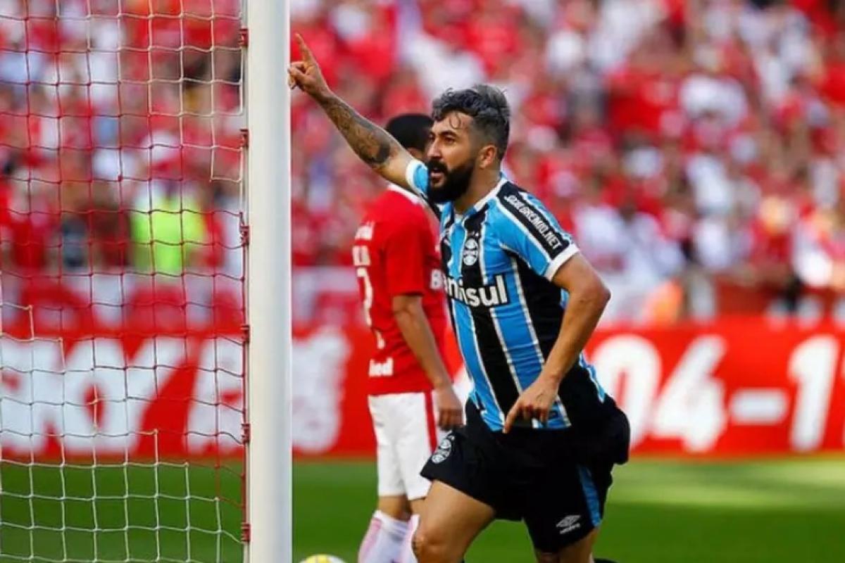 Douglas se aposentou em 2020