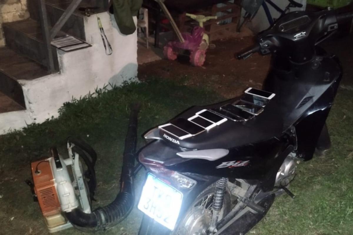 A moto dos ladrões foi apreendida pelos GMs