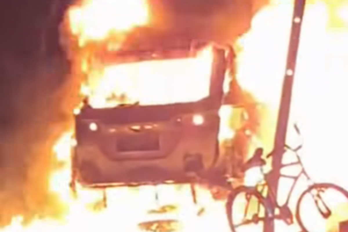 O veículo estava a cerca de dois quilômetros do local da execução.