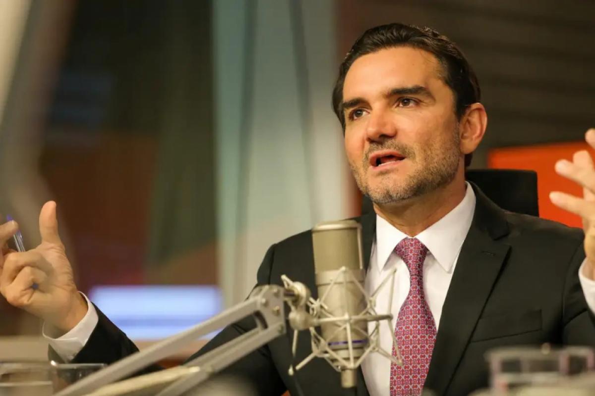 Celso Sabino avisou que irá pedir demissão do Ministério do Turismo na semana que vem